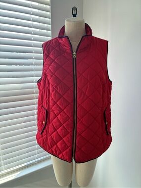 Crown & Ivy Women's Red Quilted Icon Vest